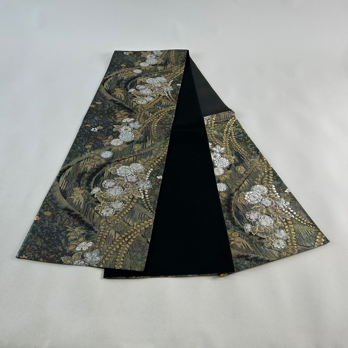 美品 袋帯 秀品 振袖向き 草花 箔 ラメ 銀色 六通 正絹 中古 美
