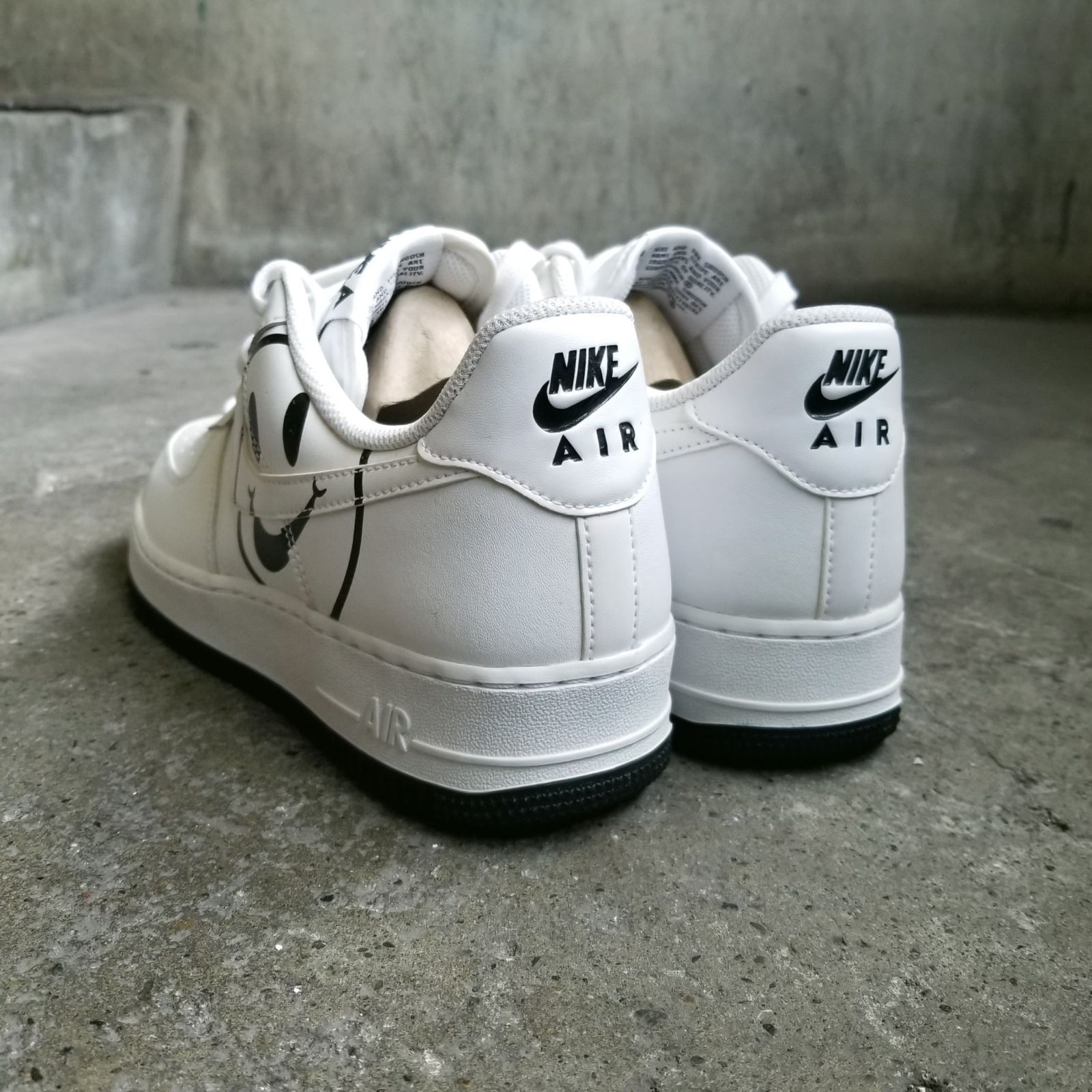 NIKE AIR FORCE 1 