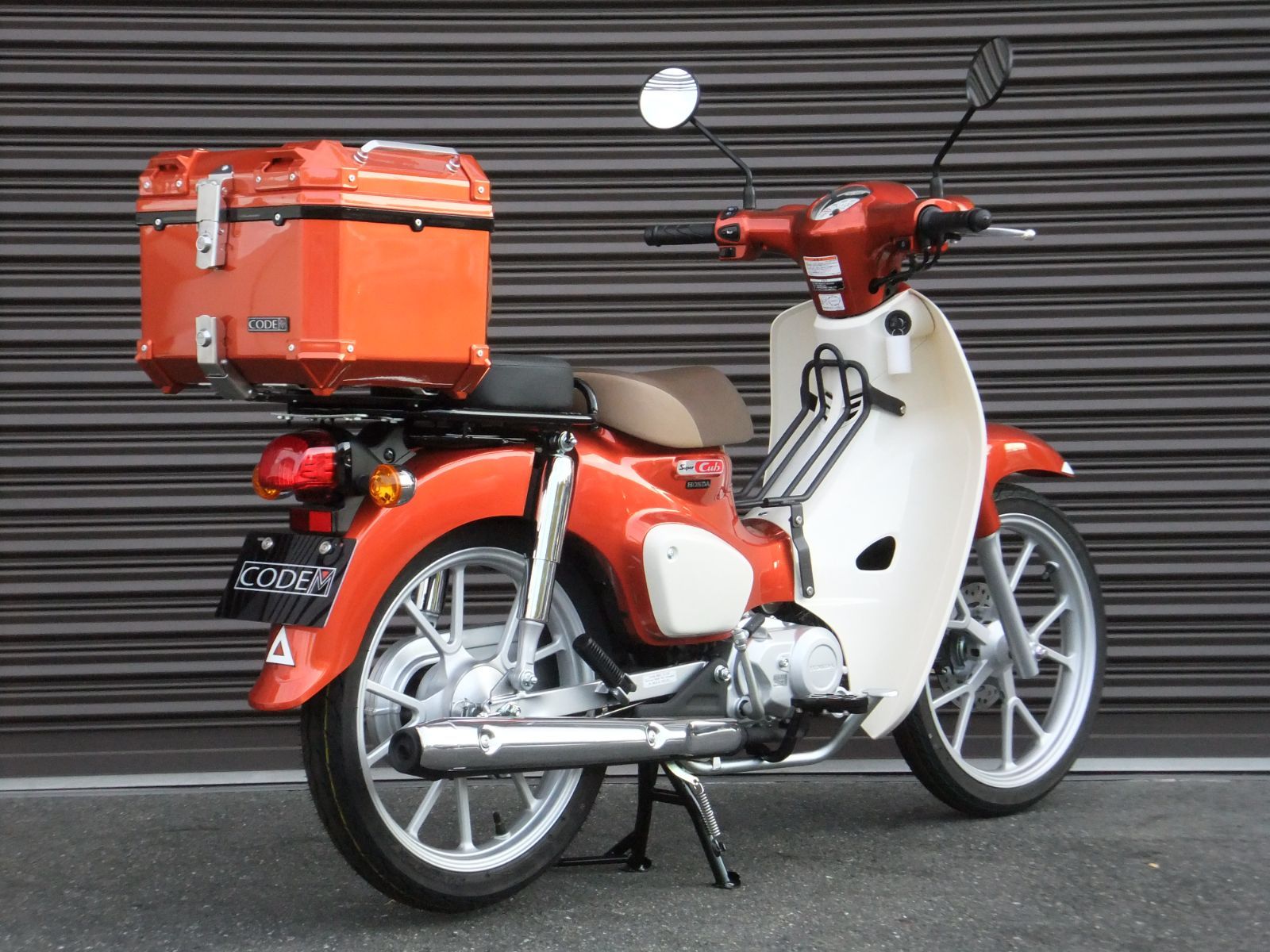 CODEMスーパーカブリアボックス純正同色プレミアム塗装45L - メルカリ