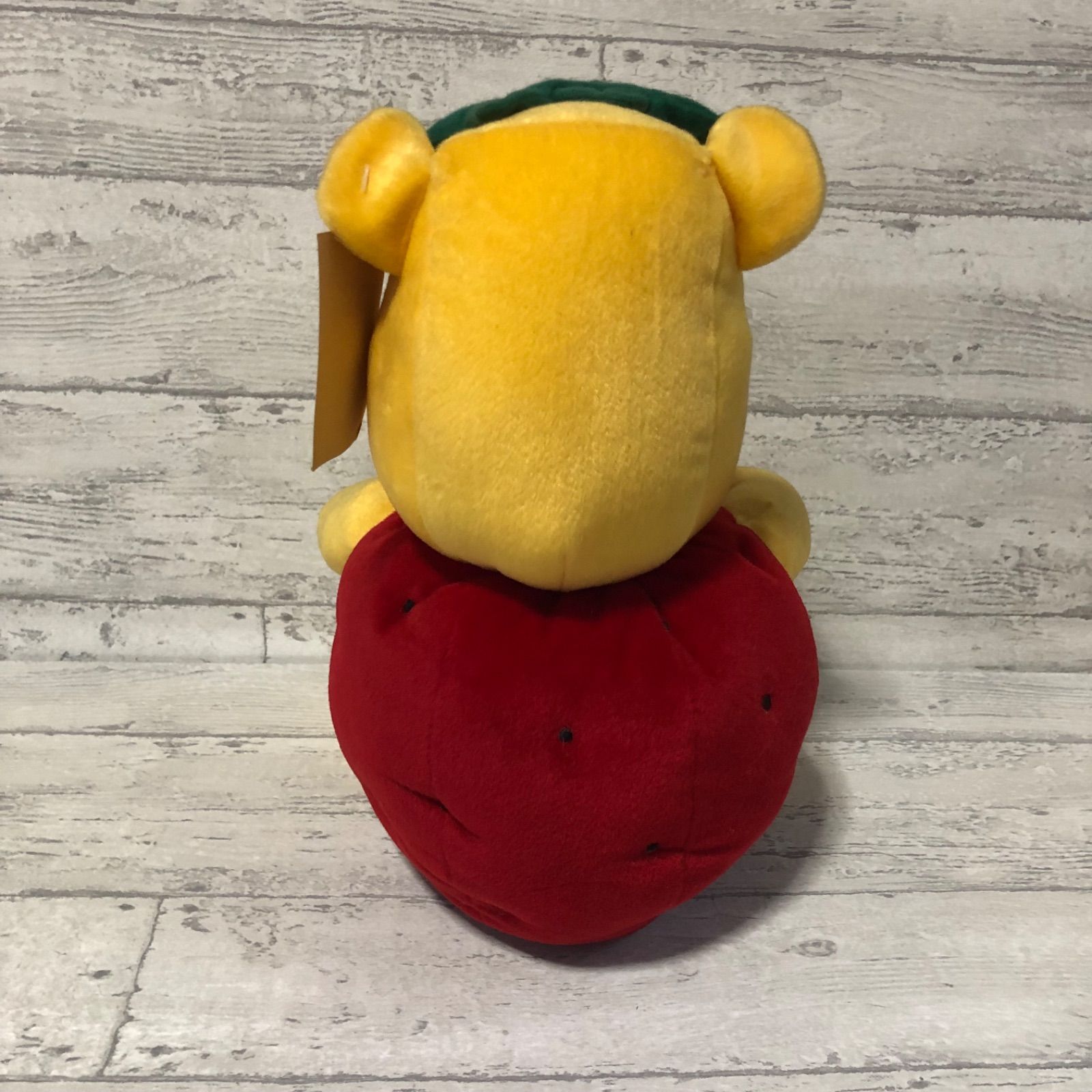 くまのプーさん いちご ぬいぐるみ ディズニー ストア