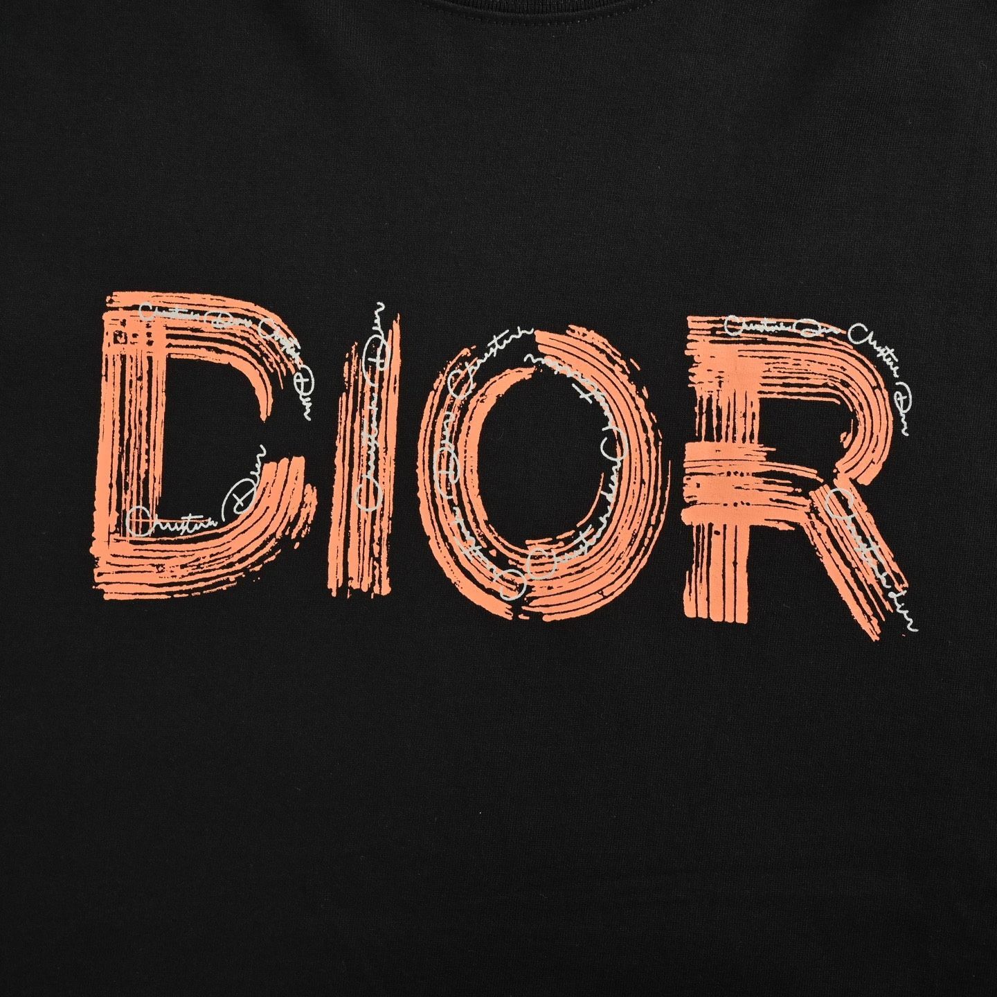 シンプルながら存在感たっぷり♪【Dior】25SS コットン Tシャツ 今日特価】Dior 25ss 手描きアルファベットプリント T シャツ
