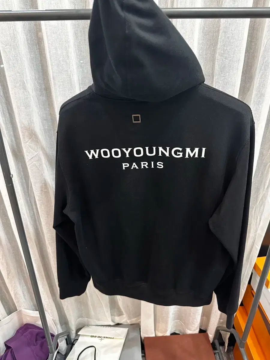 ☆韓国人気☆バックロゴ フード Tシャツ/WOOYOUNGMI☆ WOOYOUNGMI(ウーヨンミ) バックロゴ フード付きTシャツ 46