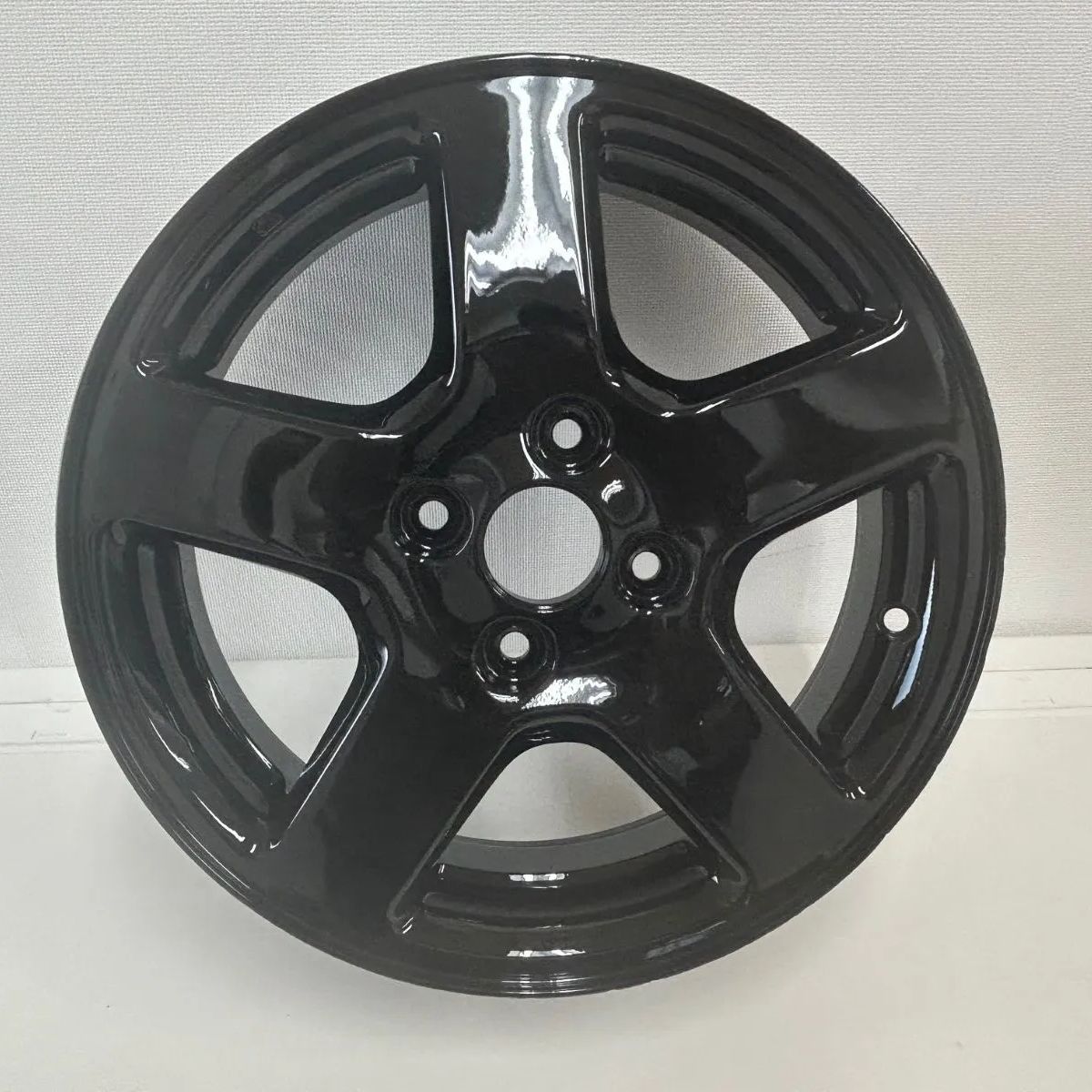 シボレーＭＷ 15インチ純正ホイール黒塗装