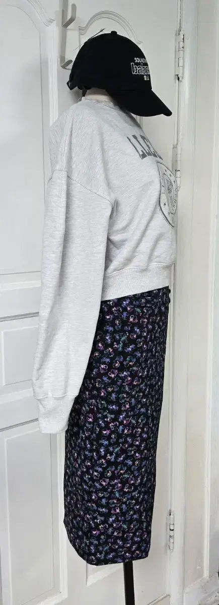 ビーエムバイローラ 花柄スカート