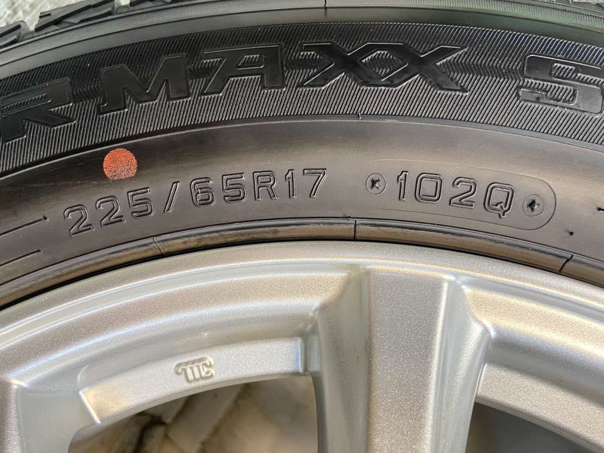 タイヤ スタッドレスタイヤ