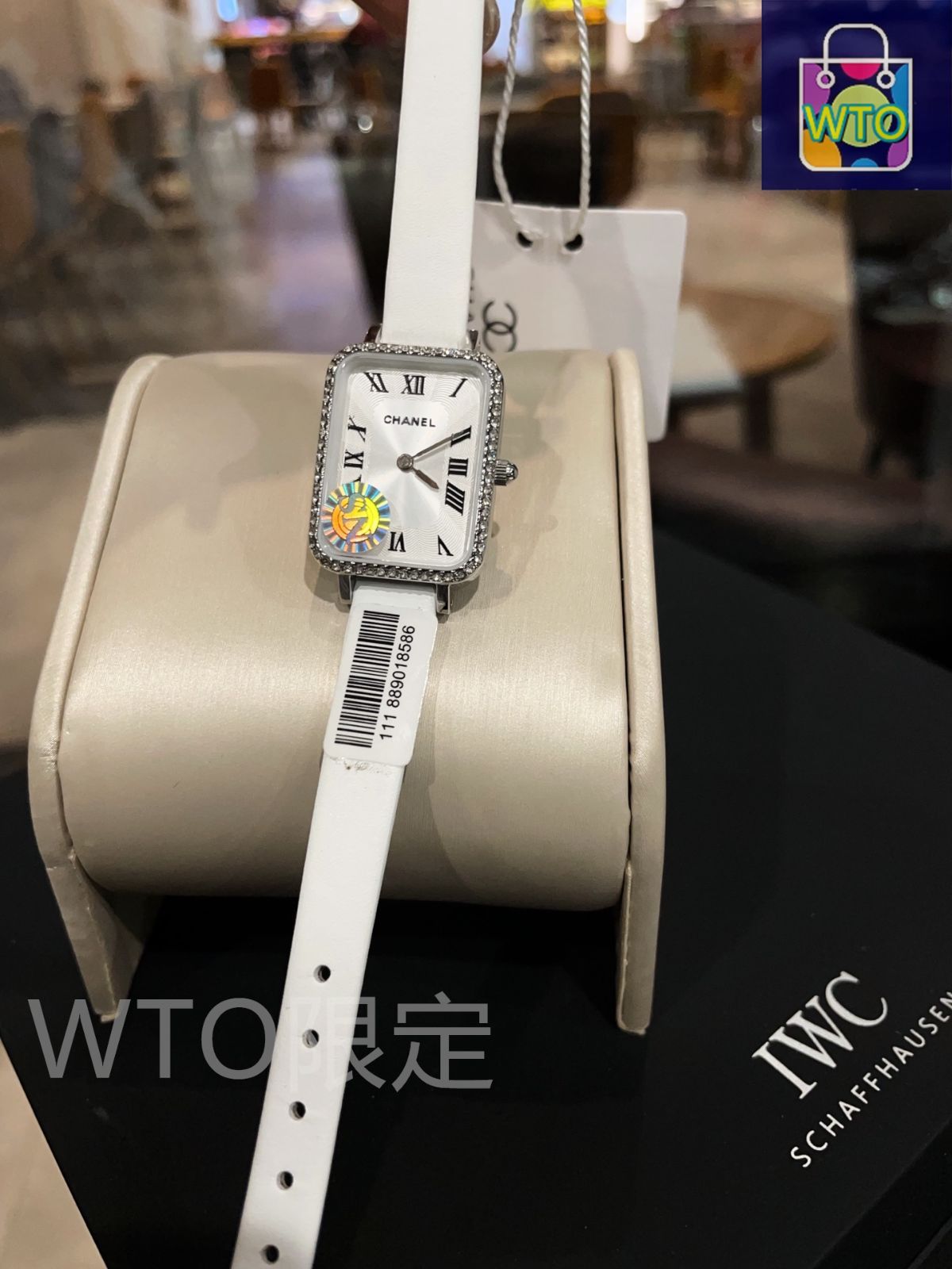 今日特価】Chanel シャネル ケース表面の四角いリングはガラス