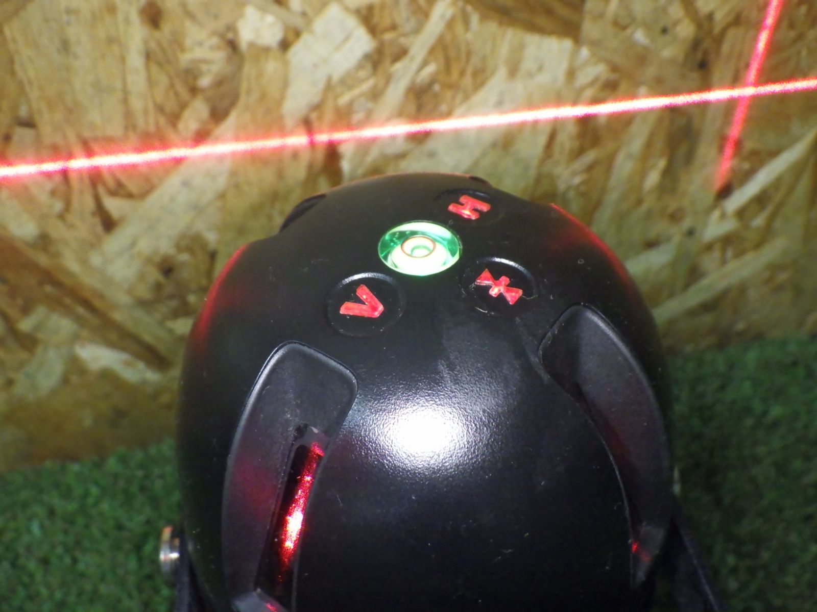 レーザー墨出し器 Model