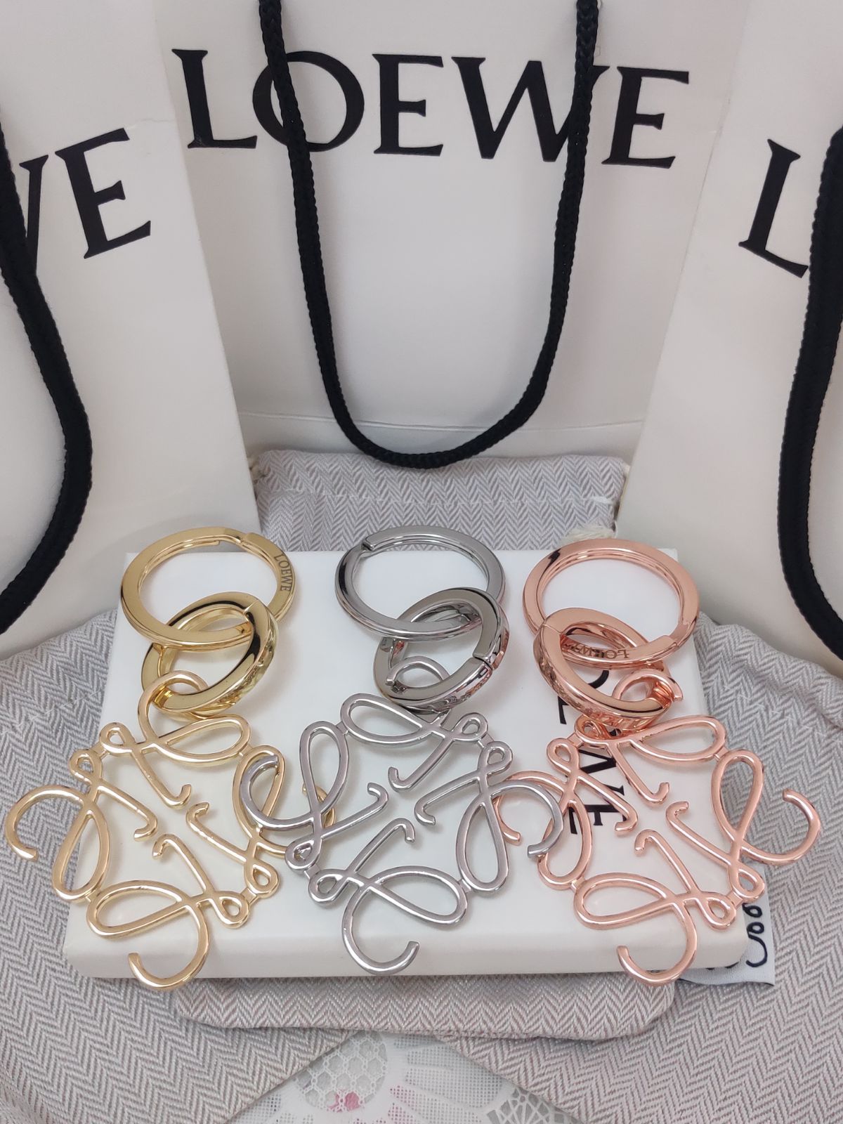 ロエベ✨LOEWE キーホルダー♥️キーリング♥️バッグチャーム