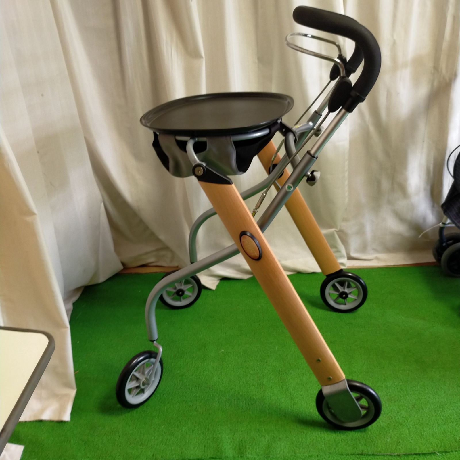 竹虎 ヒューマンケア 歩行車 ハッピーミニ ミルクティーベージュ 楽天市場】竹虎 ヒューマンケア 歩行車 ハッピーミニ ミルク