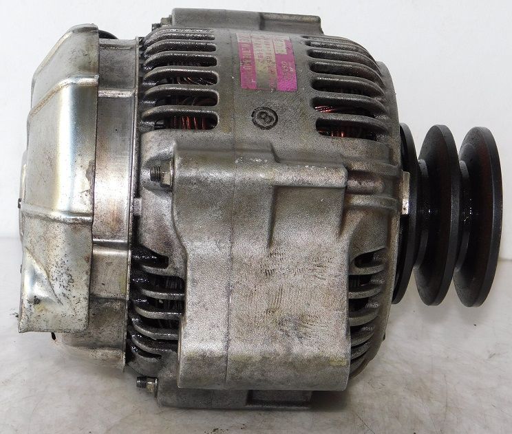 オルタネーターデンソー トヨタダイナ他102211-4090【 中古品B】