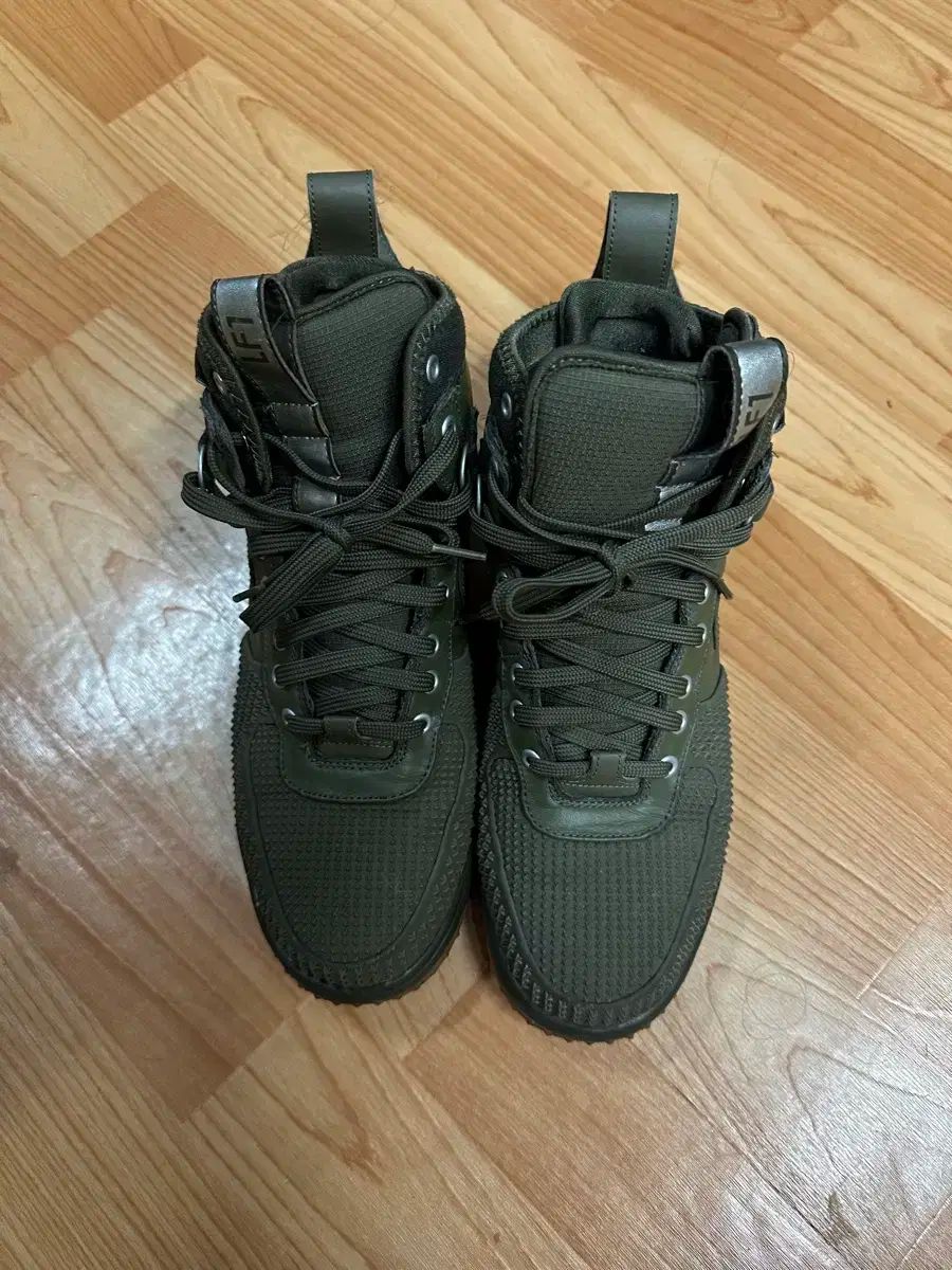 NIKE ナイキ ルナ フォース 1 ダックブーツ