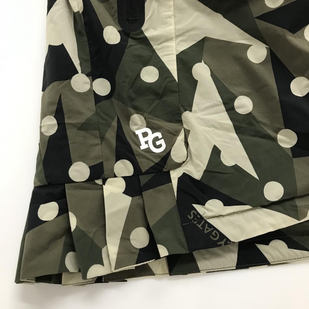 カーキ×グレージュ