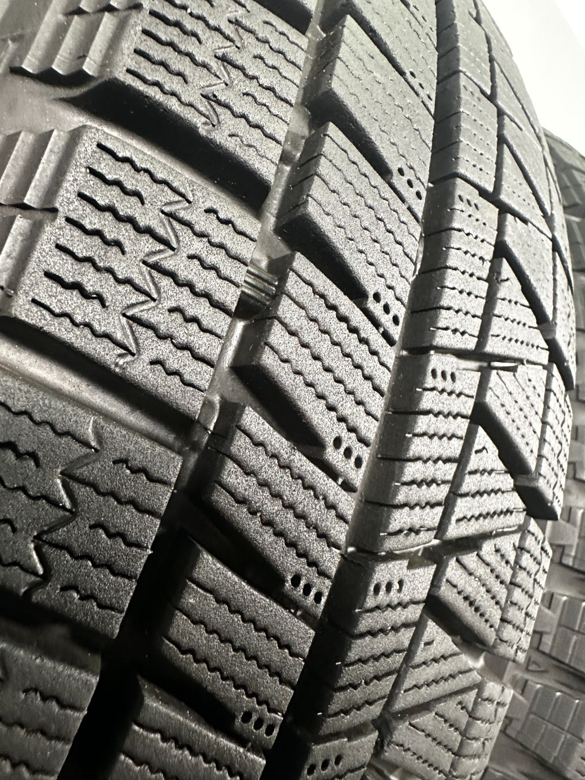 冬タイヤ スタッドレス