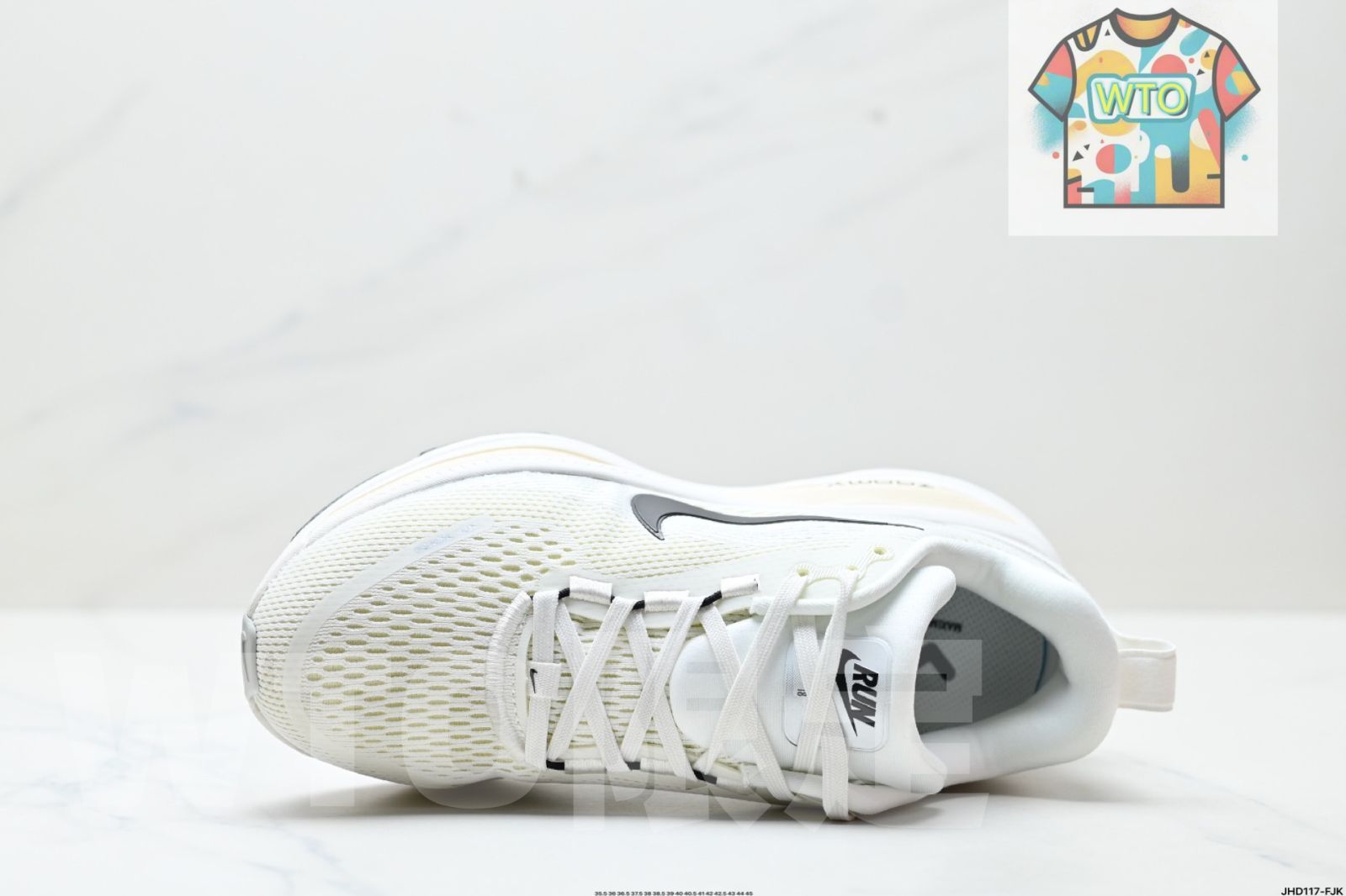 ナイキ Nike VOMERO 18 快適で衝撃吸収・滑り止め性能を備えた