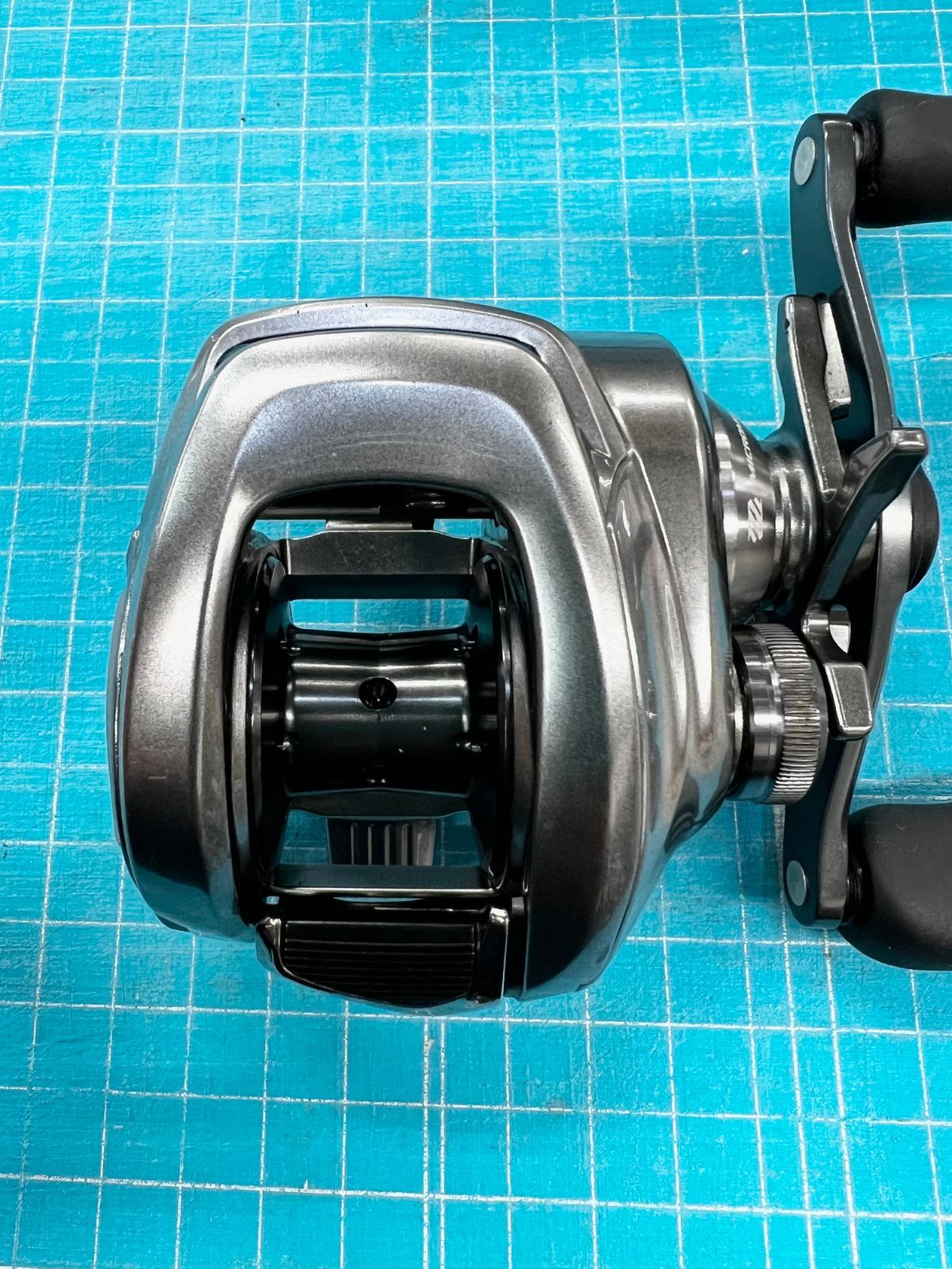 シマノ バンタムmgl ノーマルギア シマノ 18バンタムMGL LEFTハンドル ノーマルギア ギア比6:2 銀色