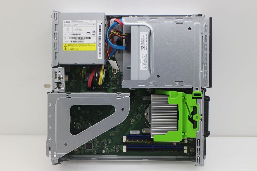 KARAN-FPVさん専用　富士通 ESPRIMO WH53W 富士通 ESPRIMO D588/T Core i3 8100 3.6GHz/8GB/256GB(SSD