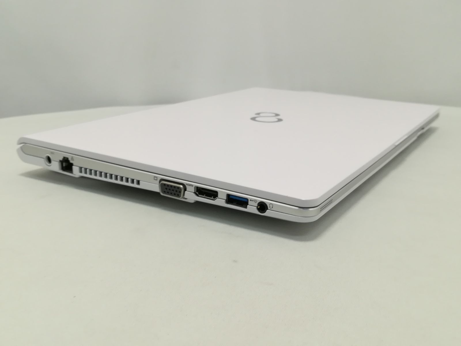 中古品☆富士通ノートパソコンLIFEBOOK SHシリーズ WS1/W FMVWWS17T Corei5-6200U/WLAN/Windows10/ 13.3型 - メルカリ