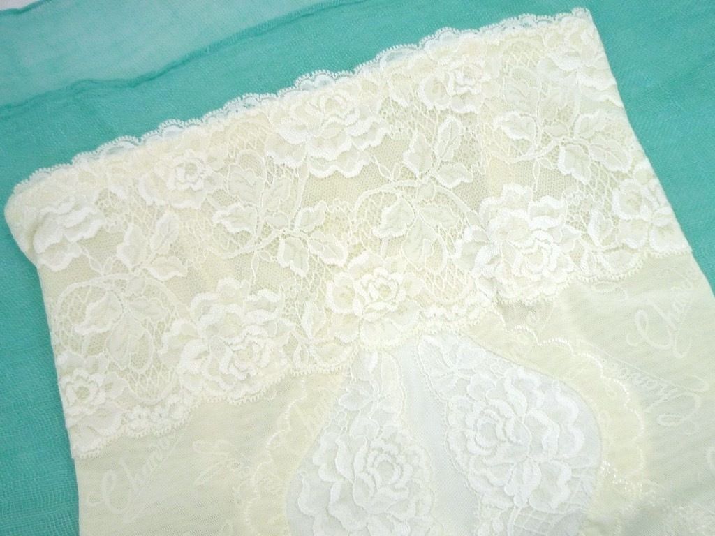 参考41800円 最 補正下着 シャンデール シャルム ハイウエストガードル Size64 ホワイト 豪華ストレッチレース ヒップUP _HW1