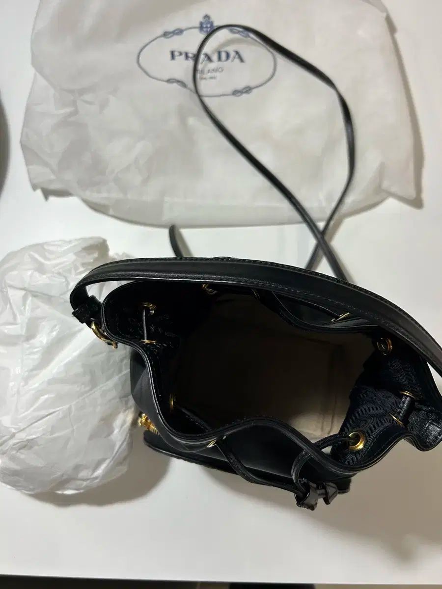PRADA プラダ