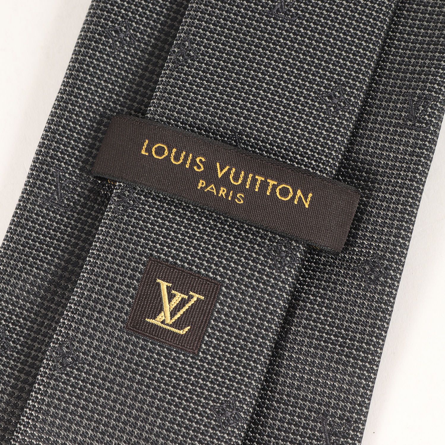 極美品✨LOUIS VUITTON ネクタイ　グレー　ロゴマーク　柄入り m76844_01.jpg