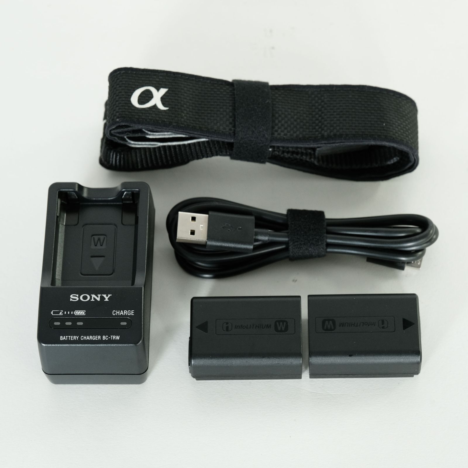 sony α6000 本体、レンズ、バッテリー sony α6400 本体バッテリー