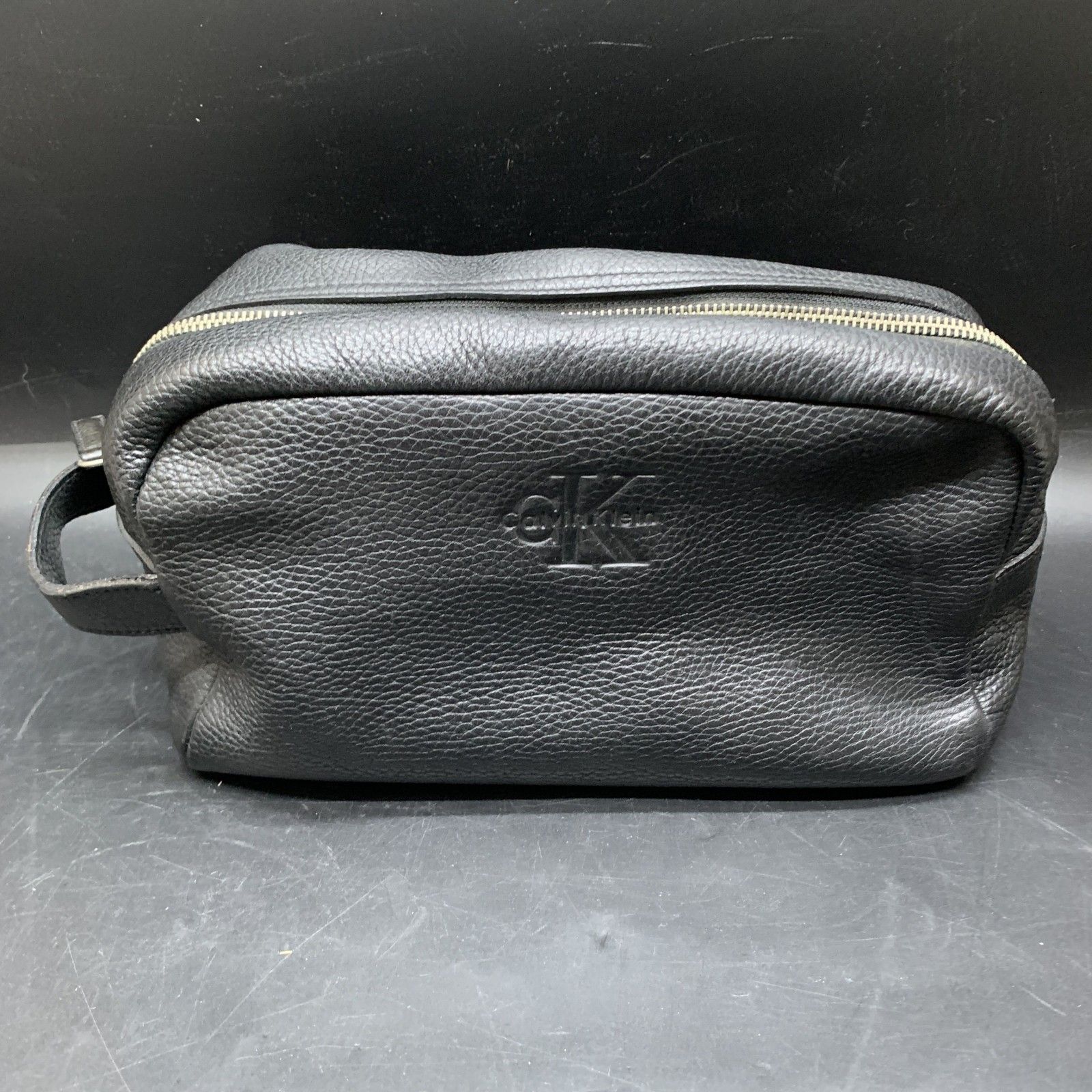 L353 Calvin Klein レザー クラッチバッグ ブラック セカンドバッグ 大型ポーチ 黒 メンズレディース カルバンクライン