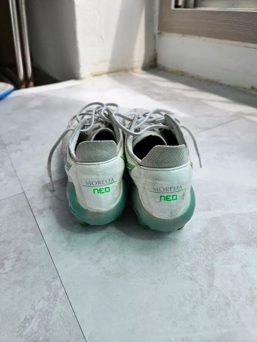 モレリア SALA PRO IN スーパーホワイトパール×ネオングリーン