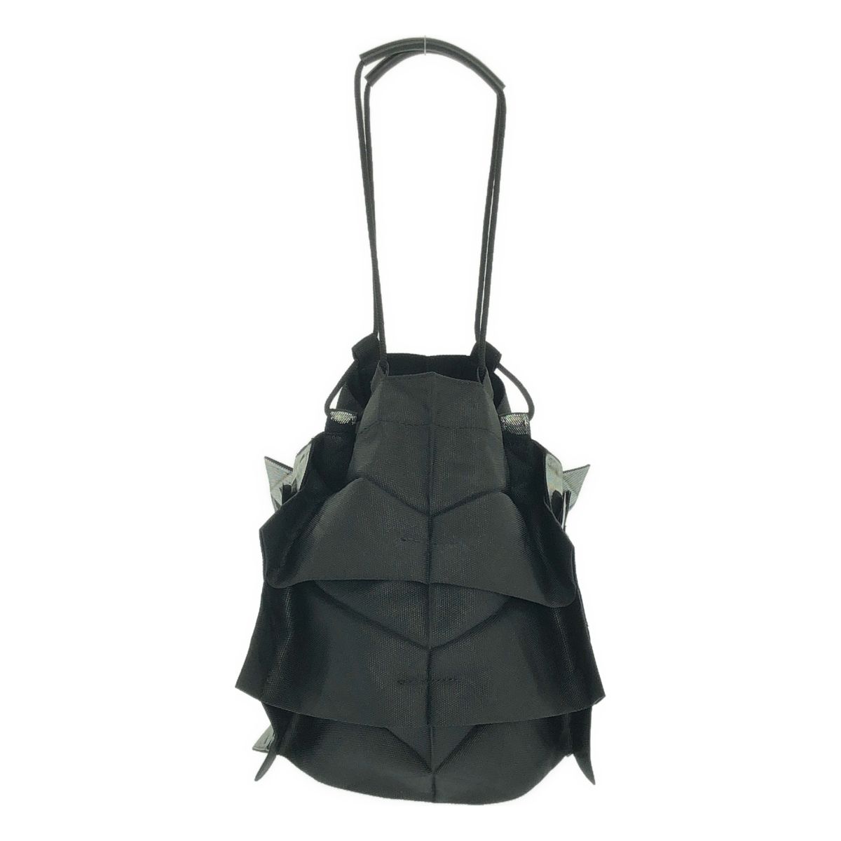 132 5. ISSEY MIYAKE | 1325.イッセイミヤケ | 132 5. STANDARD BAG 箔プリント バッグ | ブラック|シルバー | レディース