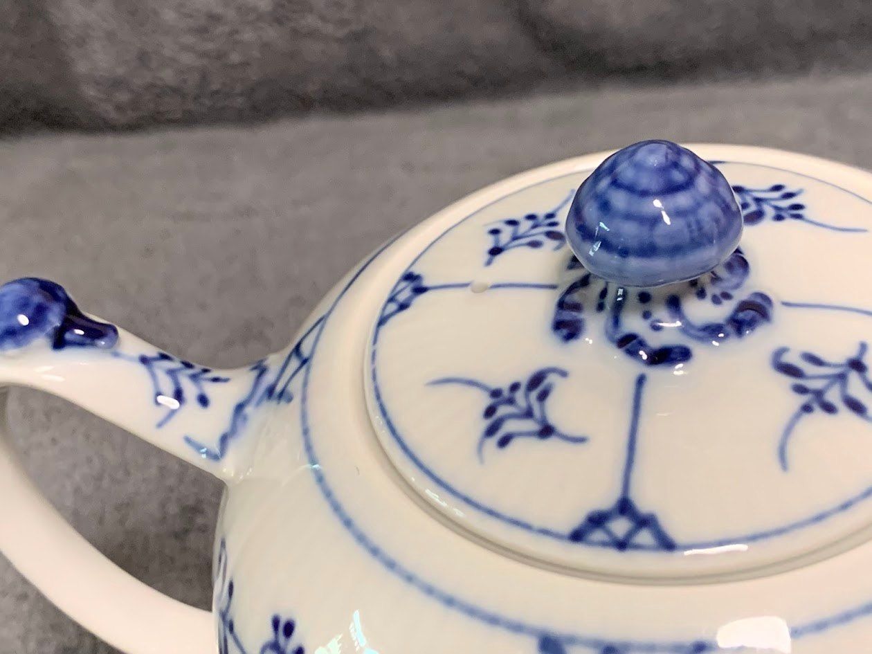 ☆ ロイヤルコペンハーゲン ブルーフルーテッド プレイン ティーポット