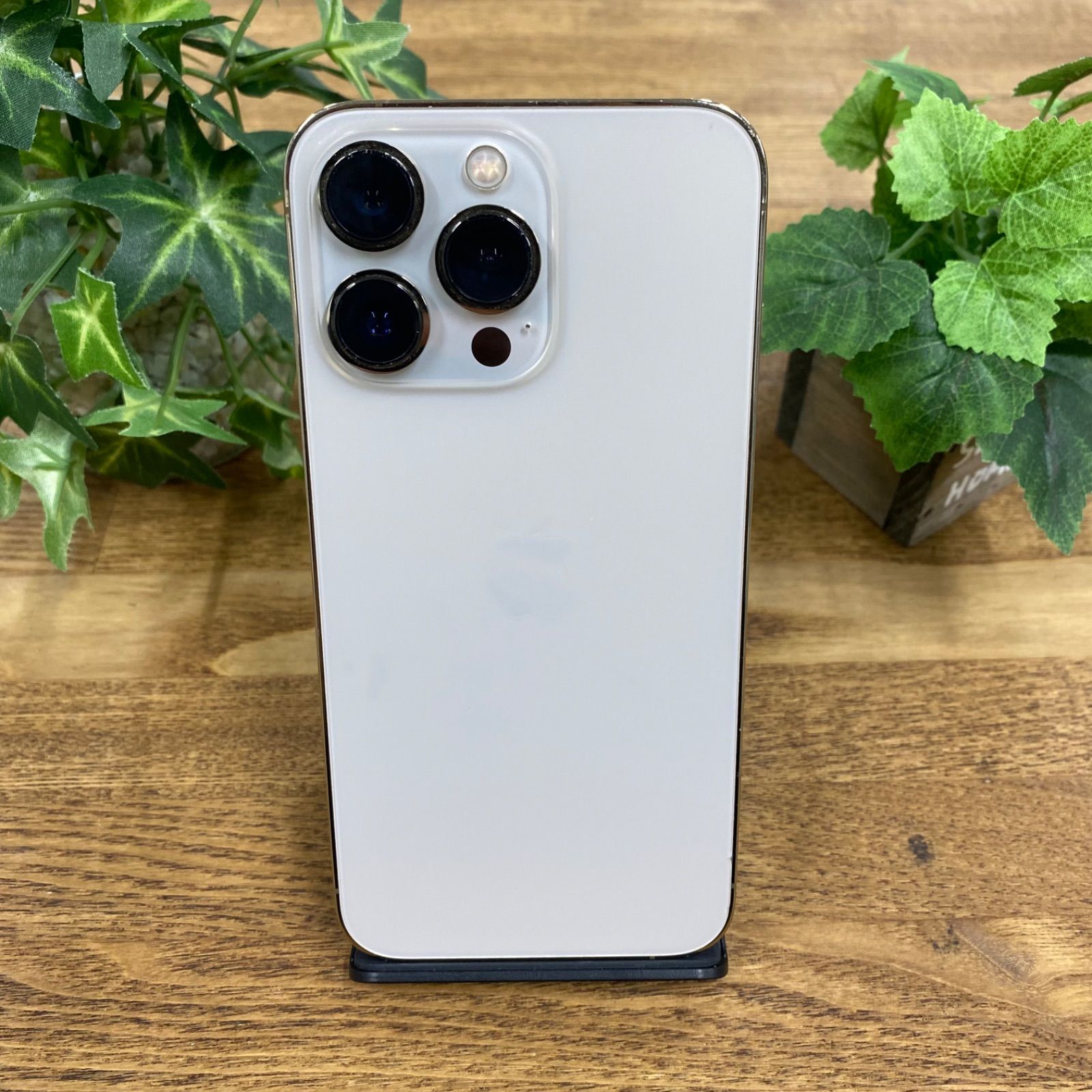 中古 iPhone 13Pro 1TB ゴールド - メルカリ