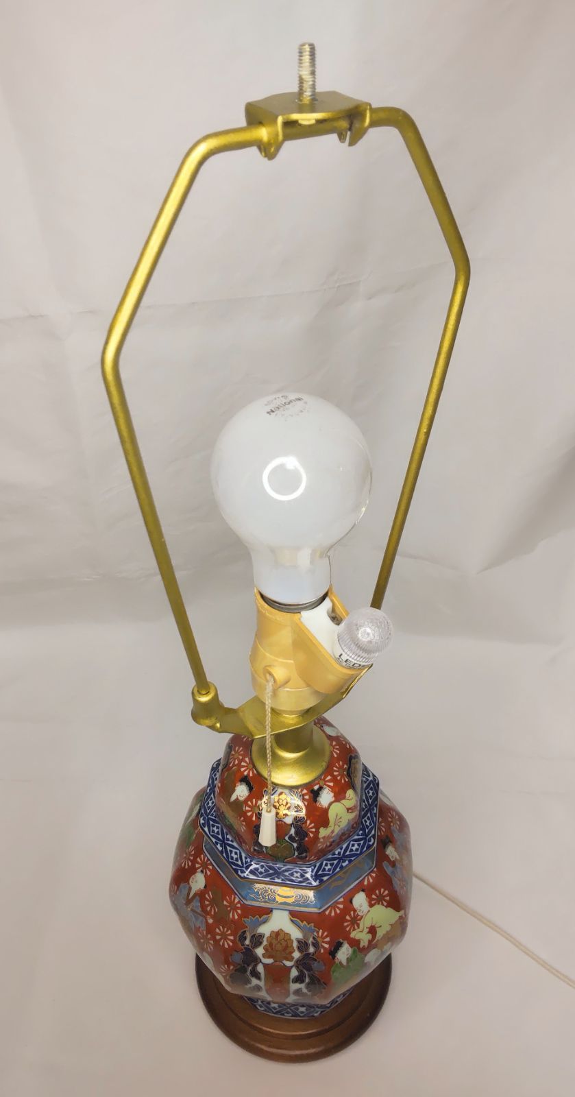 桐火鉢1対箱入り 草花蒔絵