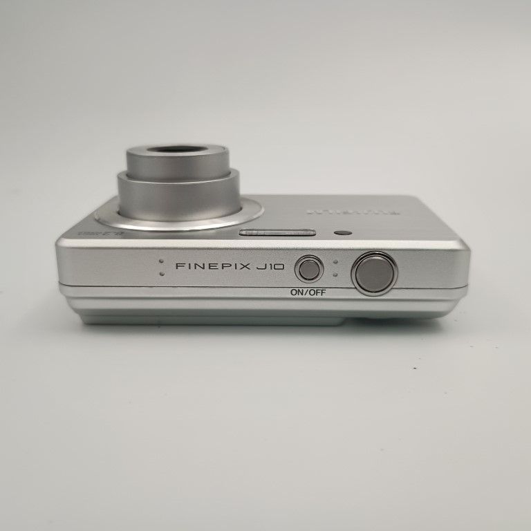 コンパクトデジタルカメラ