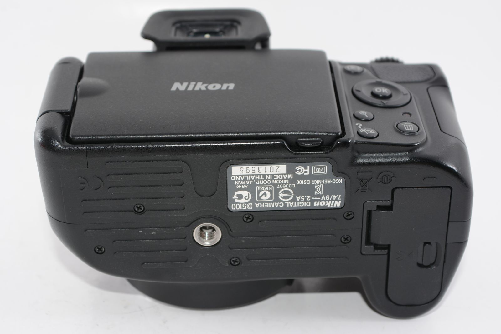 Nikon D5100 デジタル一眼レフカメラ ボディー✨難あり完動品✨ Nikon D5100 デジタル一眼レフカメラ ボディー✨難あり完動品✨