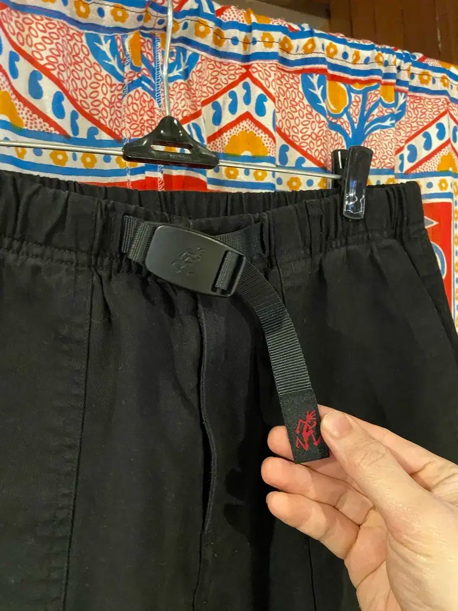 テーパード パンツ