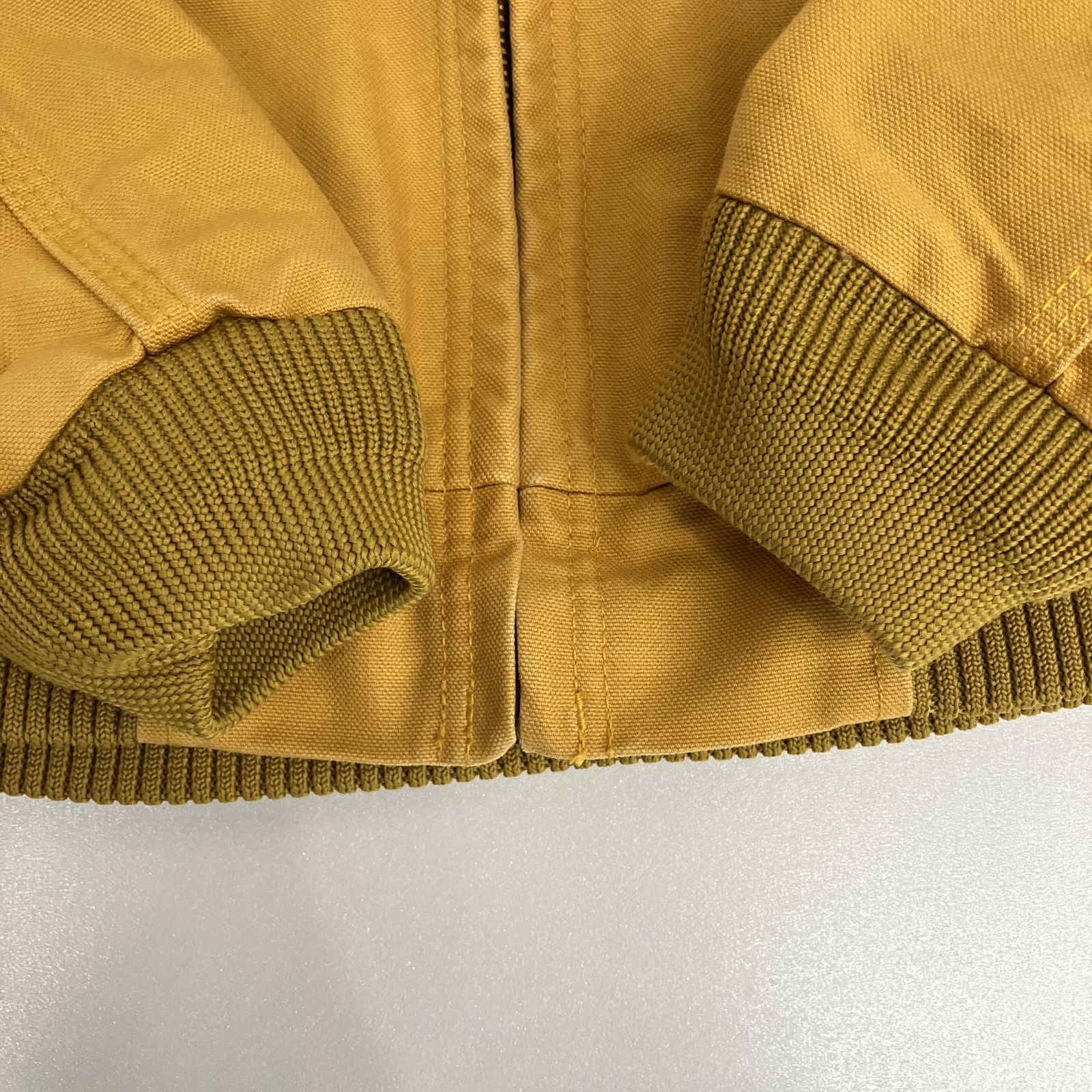 carhartt カーハート アクティブジャケット ベージュ イエロー carhartt カーハート アクティブジャケット ベージュ イエロー