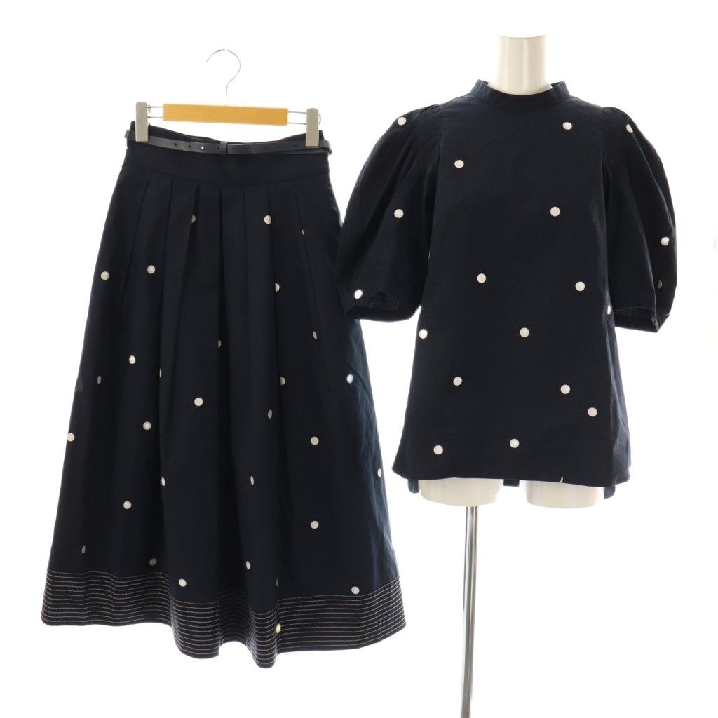 SHE tokyo パフスリーブブラウス　vera 新品未使用タグ付き　白 シートーキョー SHE Tokyo Vera dot セットアップ パフスリーブ