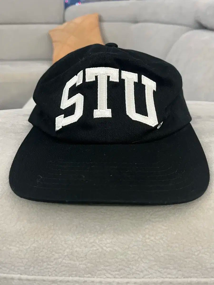 STUSSY(ステューシー) Stu アーチ スナップバック 帽子 Cap Black