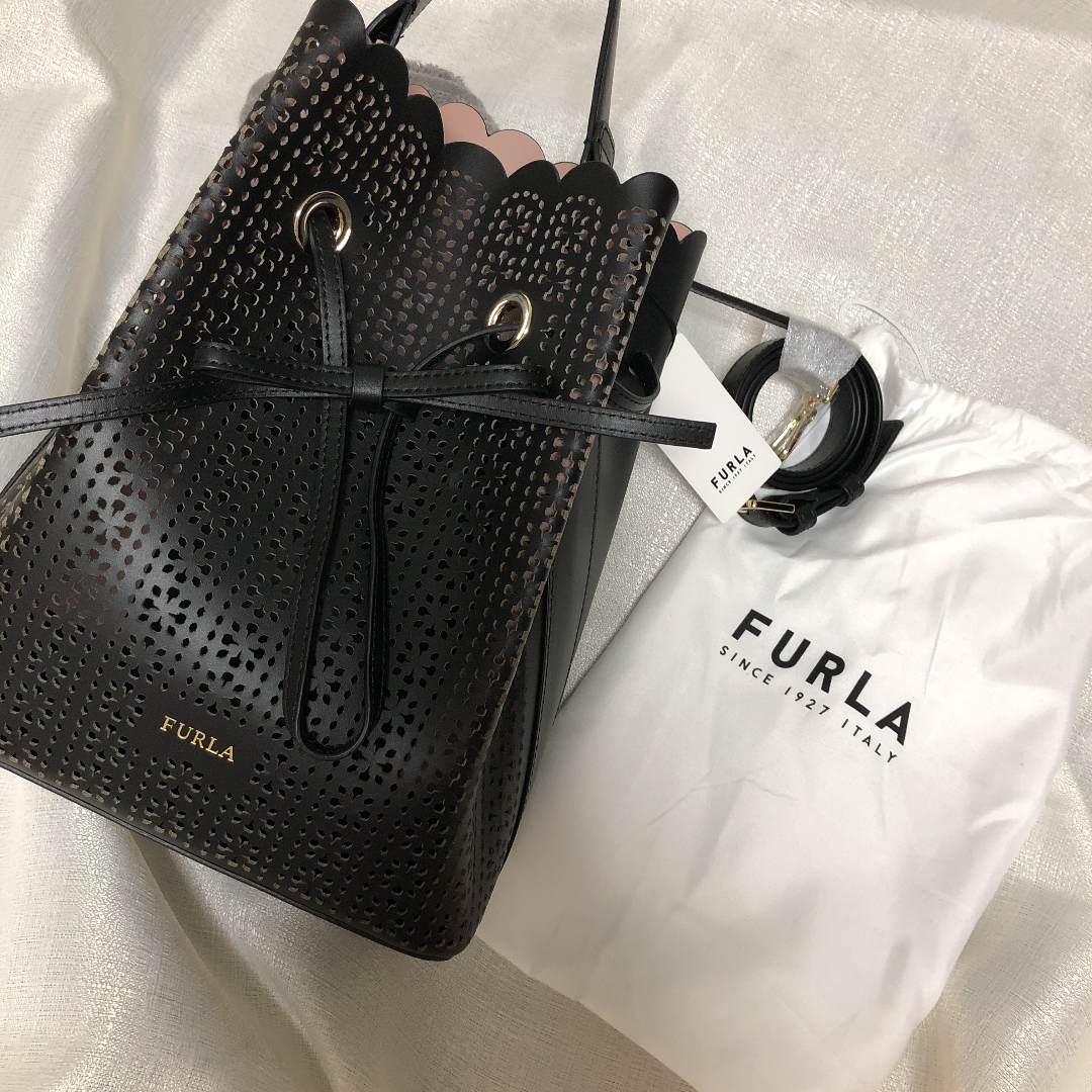 レア 新品タグ付 日本未入荷モデル FURLA 巾着バッグ 2way eva.gov.co