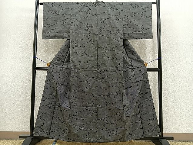 平和屋着物○本場大島紬 9マルキ 純泥染 枝花文 中川織物