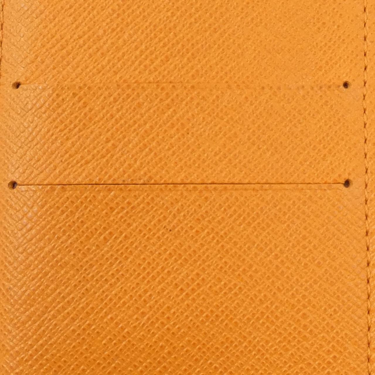 R21015