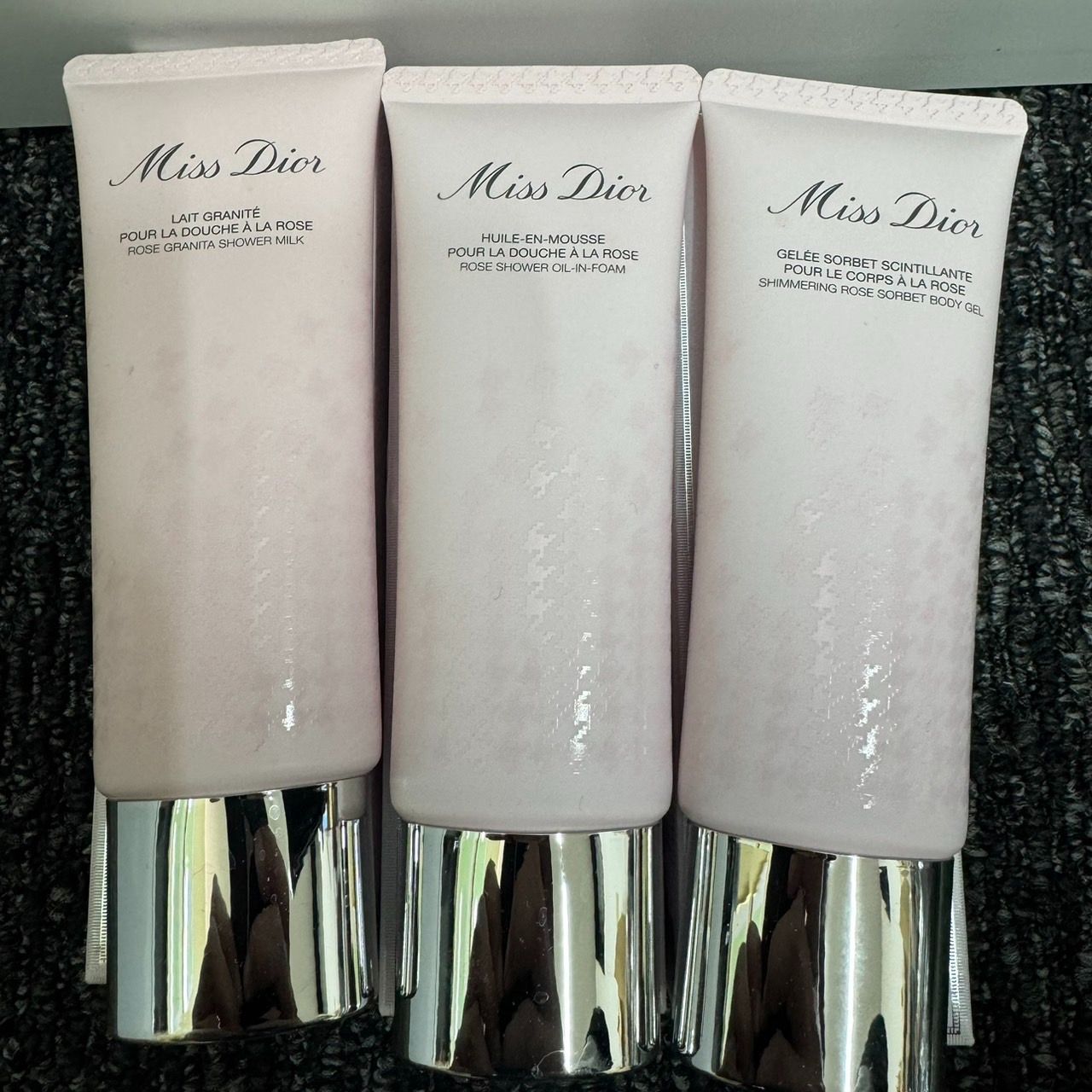 Miss Dior　未使用　3点セット　ボディ　スクラブ　ジェル　シャンプー Miss Dior 未使用 3点セット ボディ スクラブ ジェル シャンプー