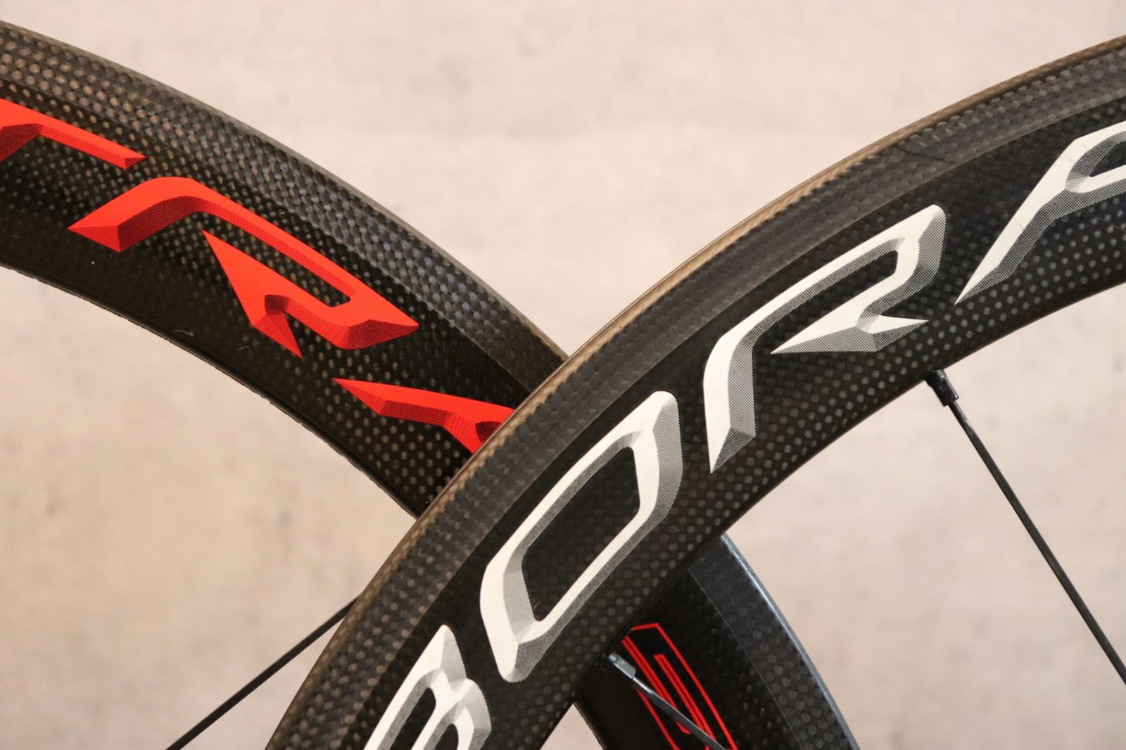 ボーラウルトラ