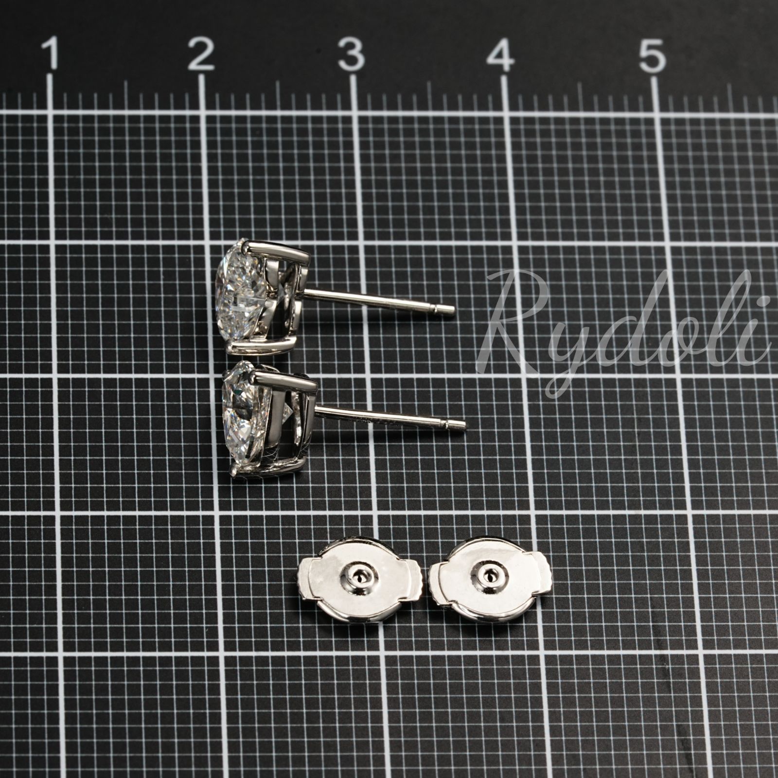 PT950 2.04ct ハートシェイプ オーダーメイドダイヤピアス ラボ 