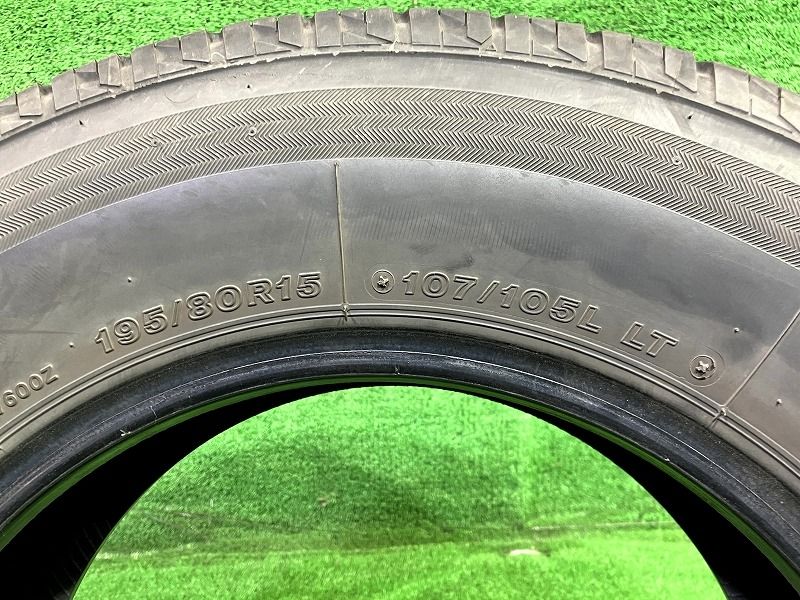 ブリヂストン V600 15インチ サマータイヤ バリ溝 V600 195/80R15 103