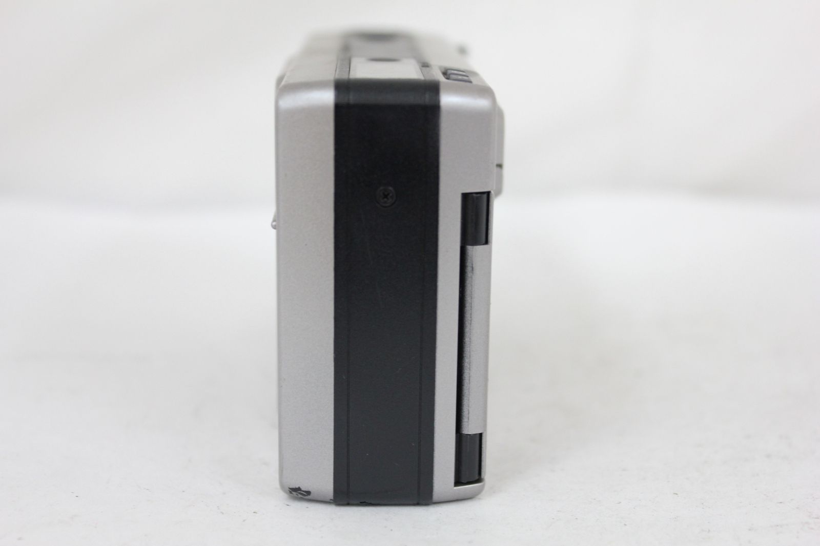 コンパクトカメラ M6059