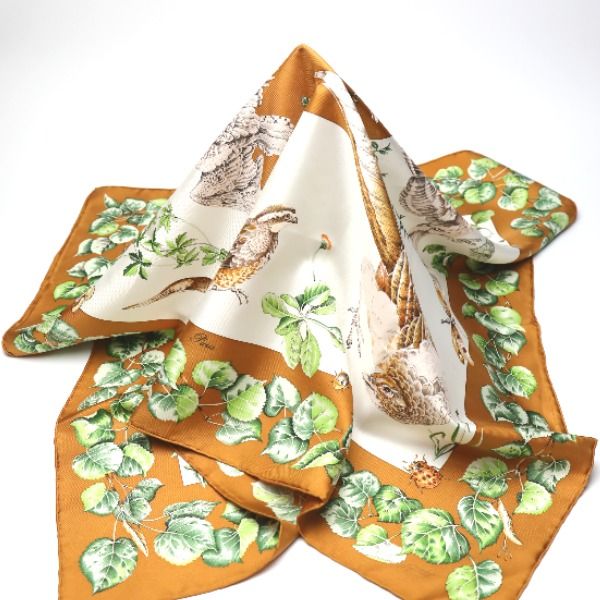 エルメス カレ90 スカーフ カレ90 鳥 昆虫モチーフ スカーフ エルメス カレ90 スカーフ カレ90 鳥 昆虫モチーフ スカーフ