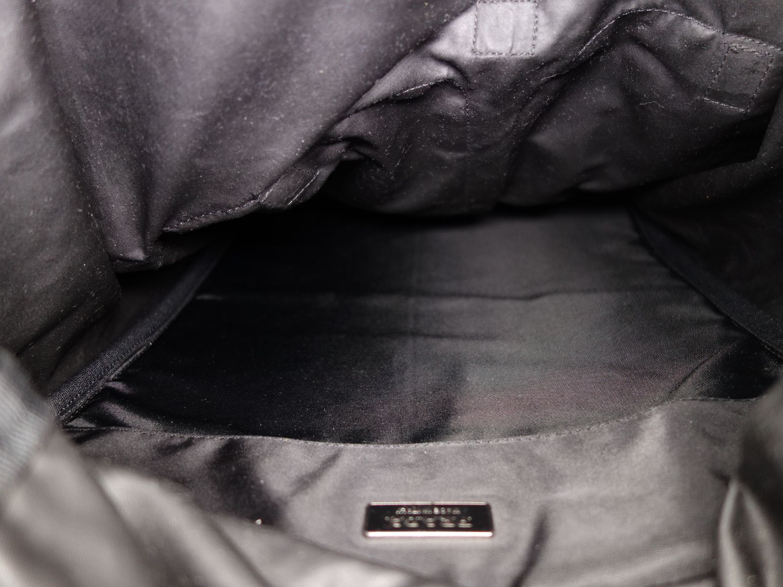 メルカリShops - PRADA プラダ V136 リュック バックパック ナイロン