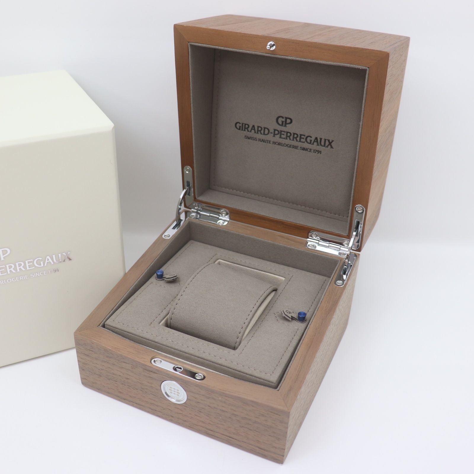 ジラール・ペルゴ　空箱 ITDEHNZU9R7B Girard-Perregaux ジラールペルゴ 腕時計 空箱 ケース