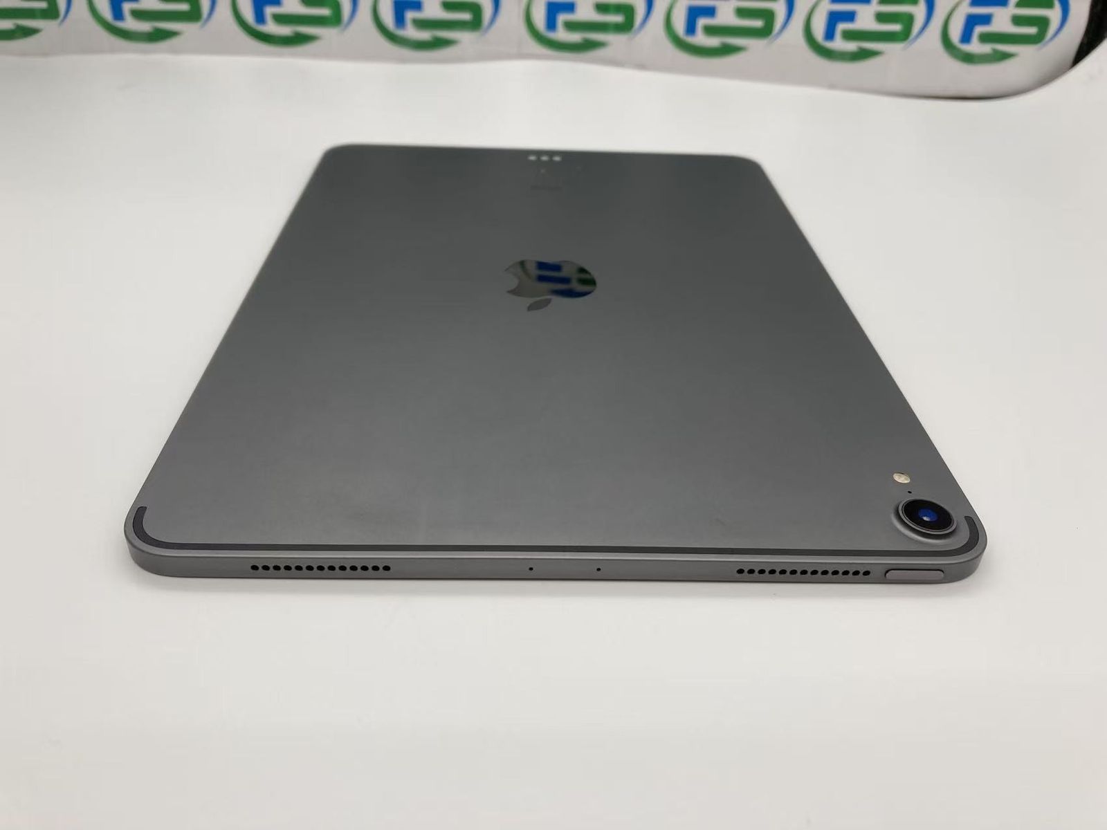 【難あり】iPad pro 11インチ 第一世代　64GB スペースグレー Amazon.co.jp: 【整備済み品】 Apple iPad Pro 11インチ (第1