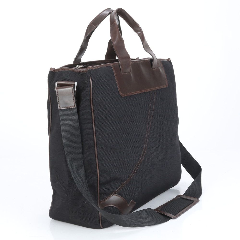 サルヴァトーレフェラガモ　ショルダーバッグ　メッセンジャー　レザー　黒　A4◎ サルヴァトーレフェラガモ ショルダーバッグ メッセンジャー